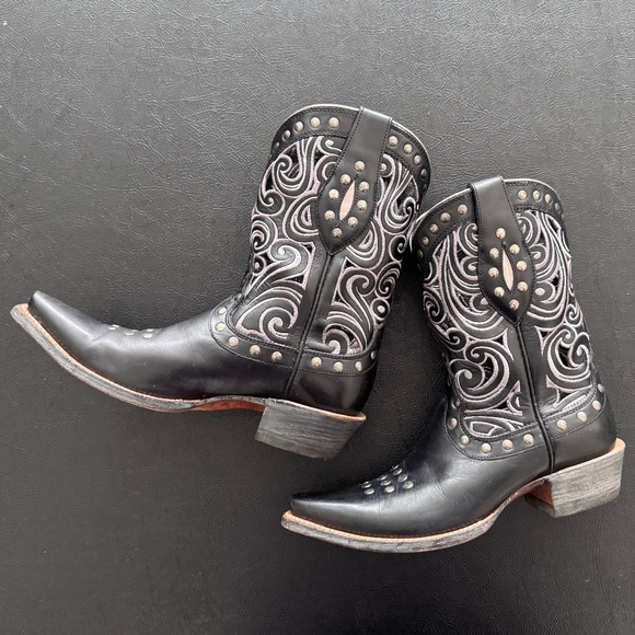 RARE : ARIAT women's PALOMA SHORT PEEWEE ROCKABILLY cowboy boot . price FIRM - Picture 1 of 16